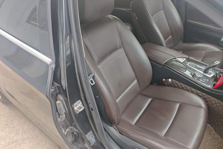 Used BMW 5 Series 2014 525Li Luxury Design Package Right Front Seat