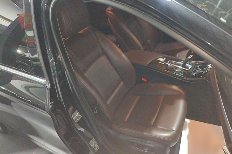 Used BMW 5 Series 2014 525Li Luxury Design Package Right Front Seat