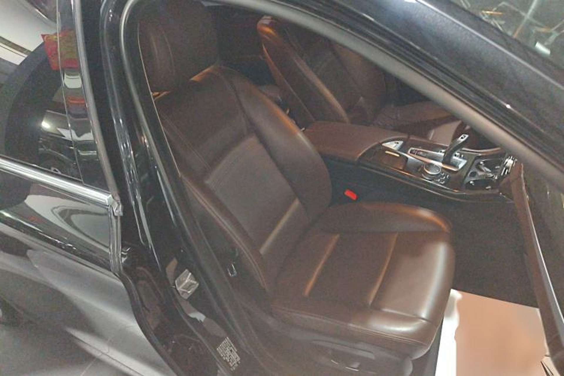 Used BMW 5 Series 2014 525Li Luxury Design Package Right Front Seat