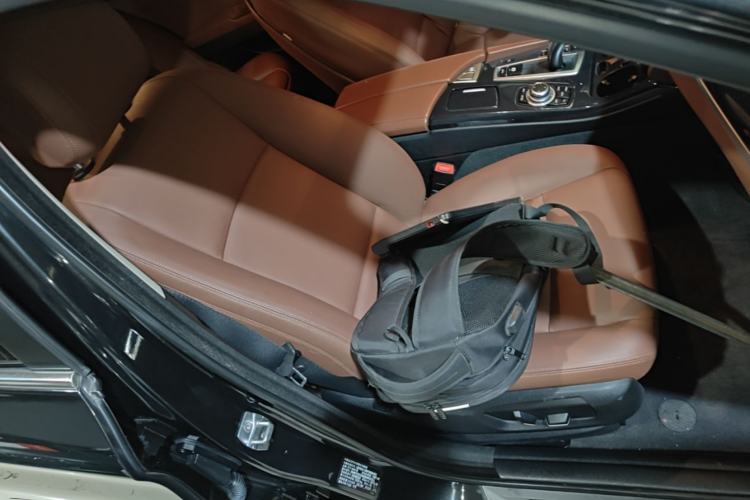 Used BMW 5 Series 2014 520Li Elegant Model Right Front Seat