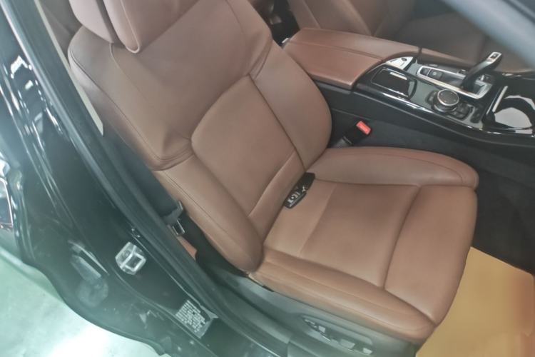 Used BMW 5 Series 2014 535Li Leading Model Right Front Seat