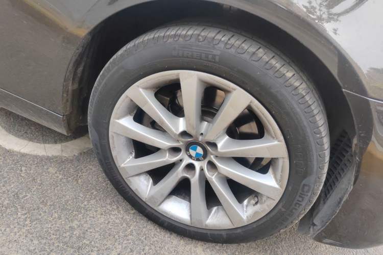 Used BMW 5 Series 2014 530Li Leading Model Right Front Wheel Hub