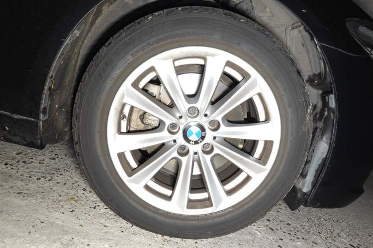 Used BMW 5 Series 2014 520i Elegant Edition Right Front Wheel Hub
