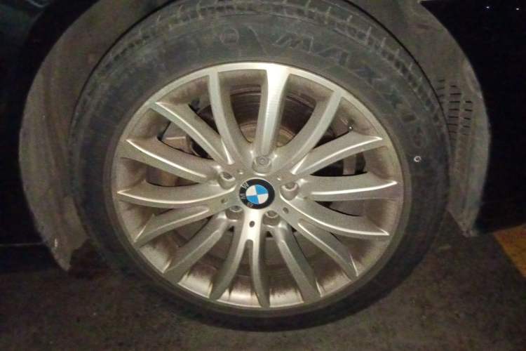 Used BMW 5 Series 2014 525Li Luxury Design Package Right Front Wheel Hub