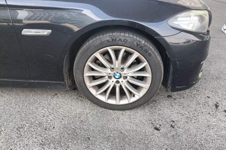 Used BMW 5 Series 2014 525Li Luxury Design Package Right Front Wheel Hub
