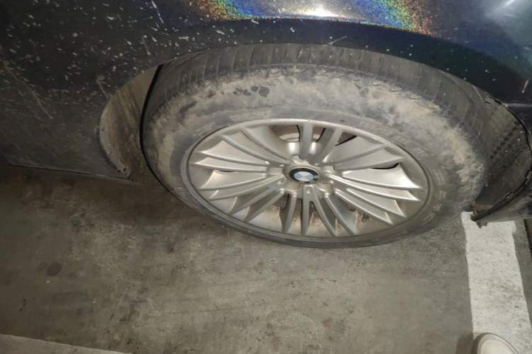Used BMW 5 Series 2014 525Li Leading Model Right Front Wheel Hub