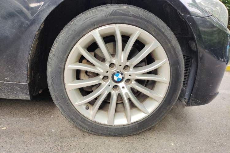 Used BMW 5 Series 2014 525Li Luxury Design Package Right Front Wheel Hub