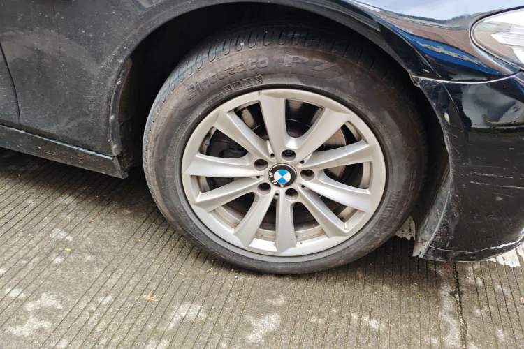 Used BMW 5 Series 2014 520i Elegant Edition Right Front Wheel Hub
