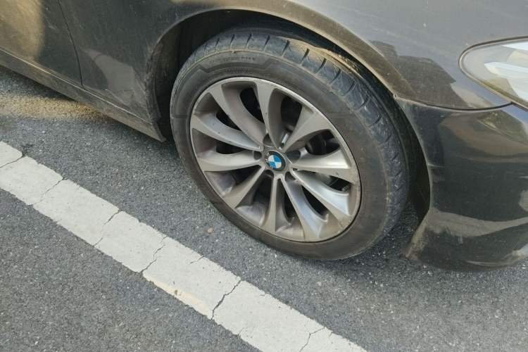 Used BMW 5 Series 2014 525Li Luxury Design Package Right Front Wheel Hub