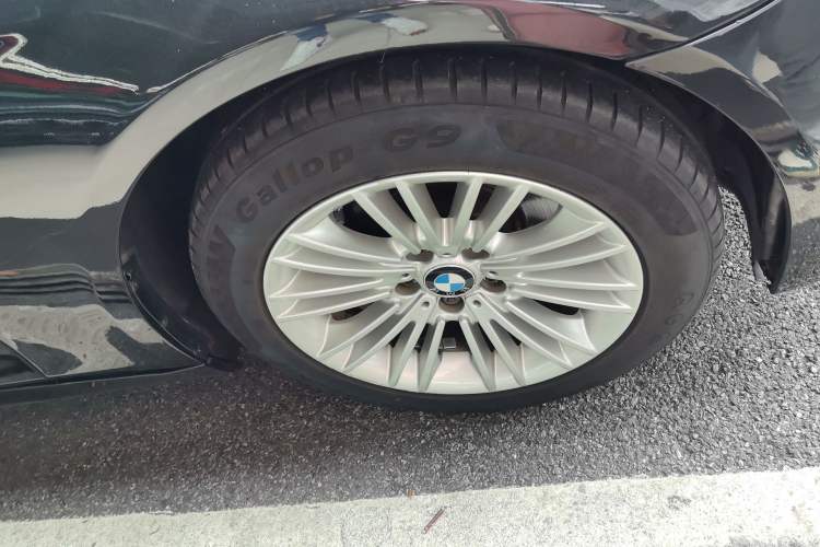Used BMW 5 Series 2014 525Li Leading Model Right Front Wheel Hub