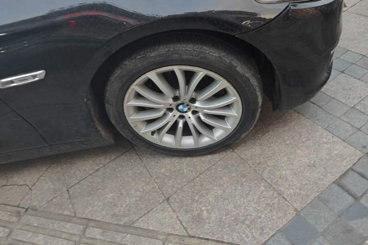 Used BMW 5 Series 2014 525Li Luxury Design Package Right Front Wheel Hub