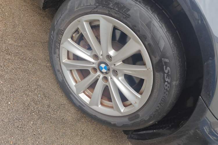 Used BMW 5 Series 2014 520Li Elegant Model Right Front Wheel Hub