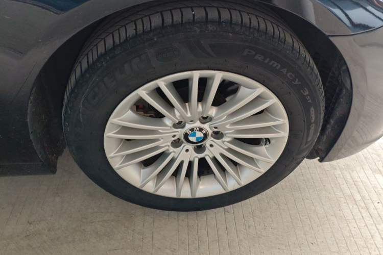 Used BMW 5 Series 2014 525Li Leading Model Right Front Wheel Hub