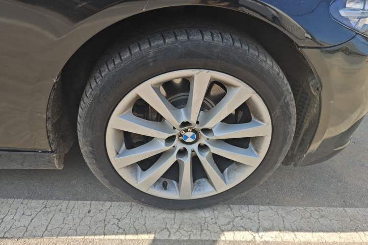 Used BMW 5 Series 2014 528Li Leading Model Right Front Wheel Hub