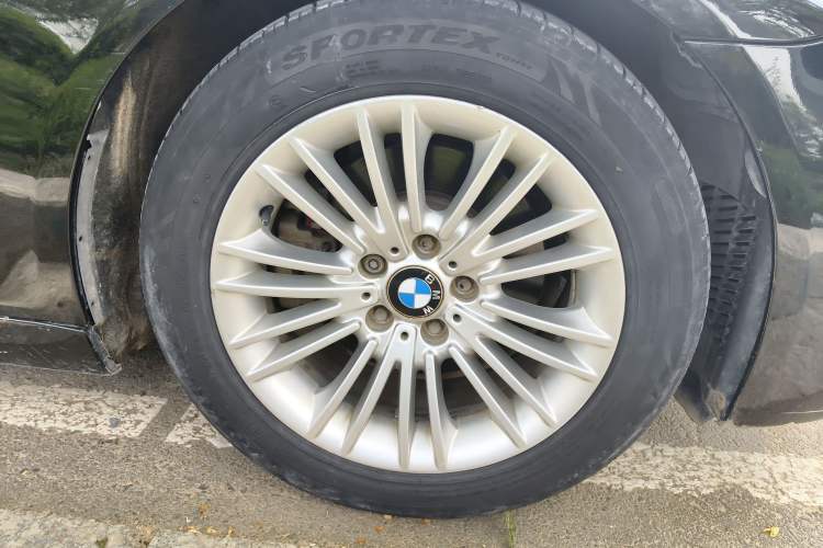 Used BMW 5 Series 2014 525Li Leading Model Right Front Wheel Hub