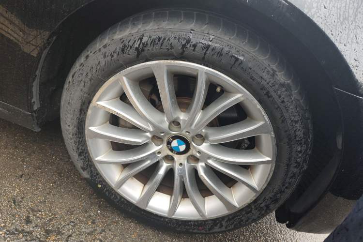 Used BMW 5 Series 2014 525Li Luxury Design Package Right Front Wheel Hub