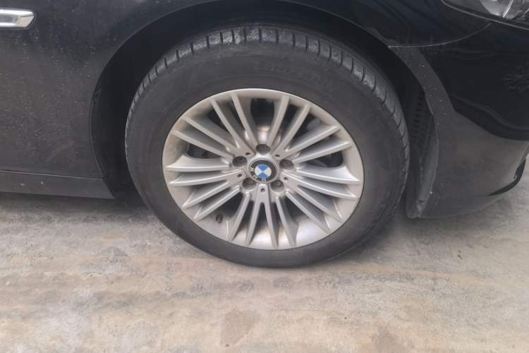 Used BMW 5 Series 2014 525Li Leading Model Right Front Wheel Hub