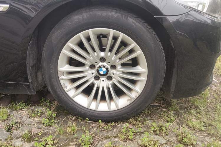 Used BMW 5 Series 2014 525Li Leading Model Right Front Wheel Hub