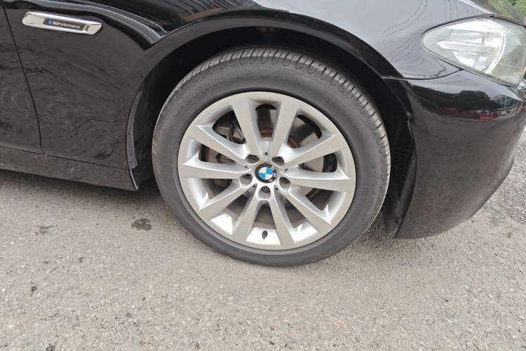 Used BMW 5 Series 2014 528Li Leading Model Right Front Wheel Hub
