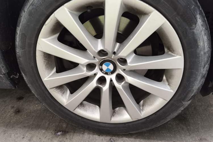 Used BMW 5 Series 2014 528Li Leading Model Right Front Wheel Hub