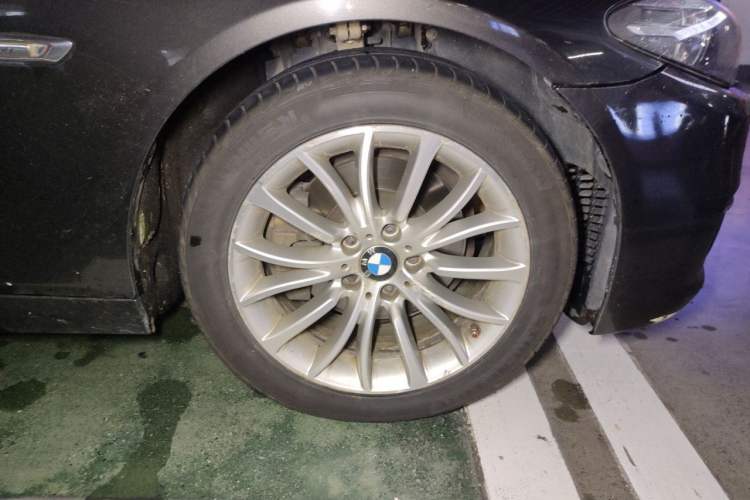 Used BMW 5 Series 2014 525Li Luxury Design Package Right Front Wheel Hub