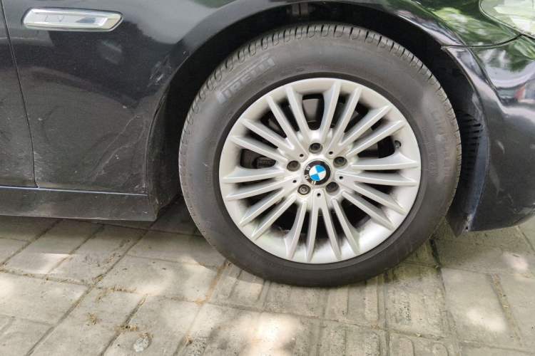 Used BMW 5 Series 2014 525Li Leading Model Right Front Wheel Hub