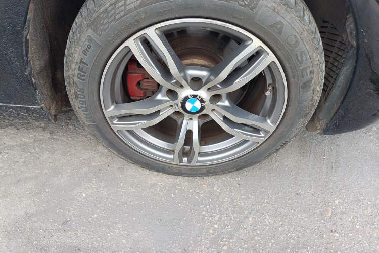 Used BMW 5 Series 2014 520Li Elegant Model Right Front Wheel Hub