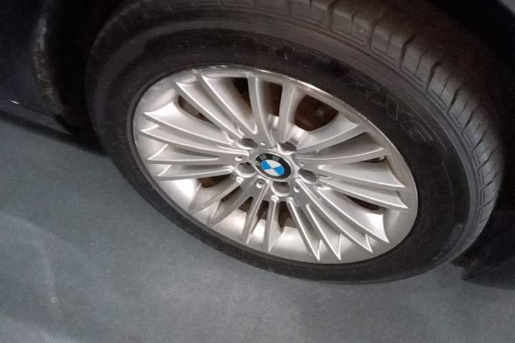 Used BMW 5 Series 2014 525Li Leading Model Right Front Wheel Hub