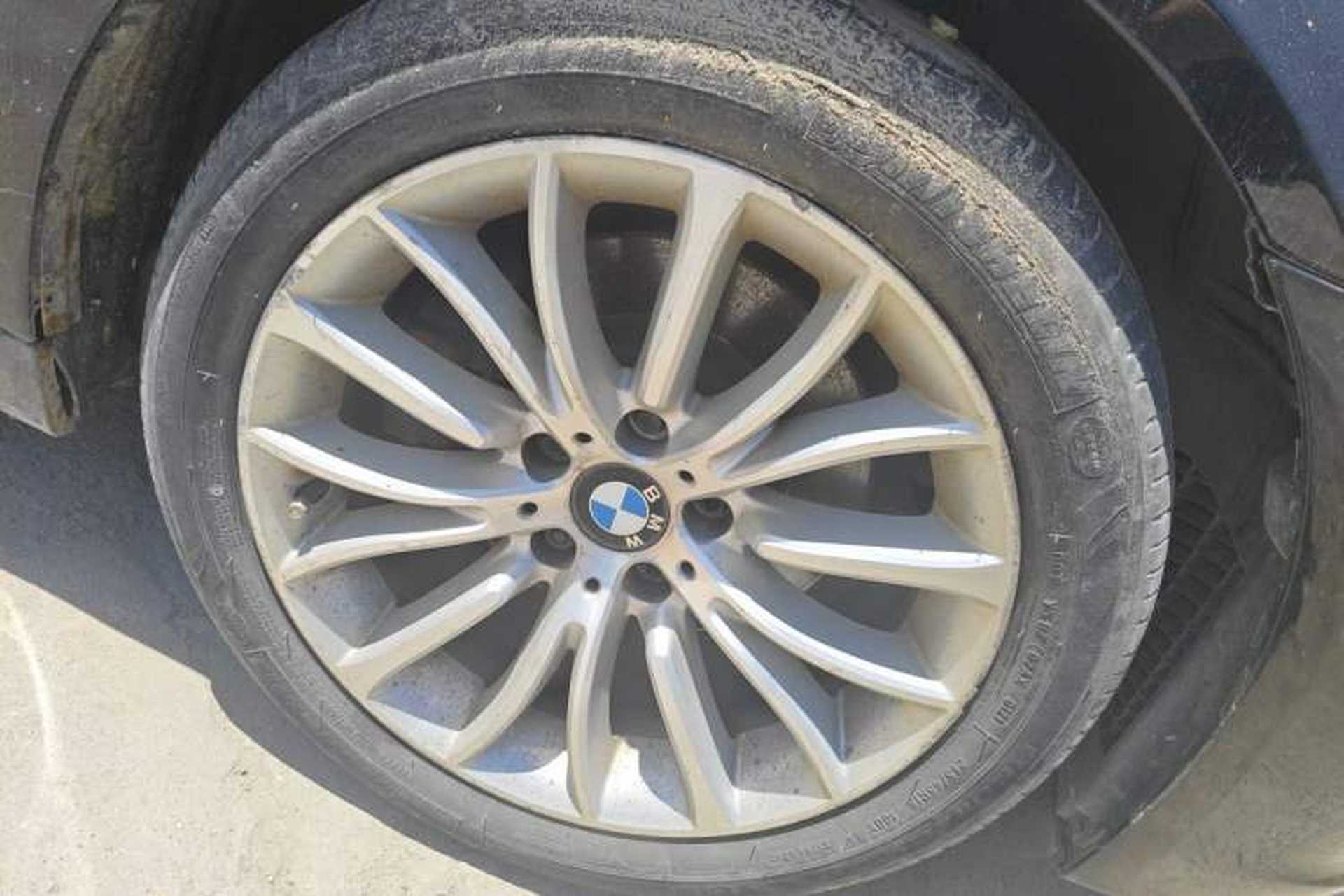 Used BMW 5 Series 2014 525Li Luxury Design Package Right Front Wheel Hub
