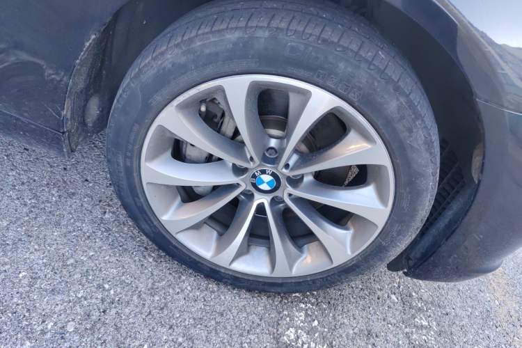 Used BMW 5 Series 2014 528Li Leading Model Right Front Wheel Hub