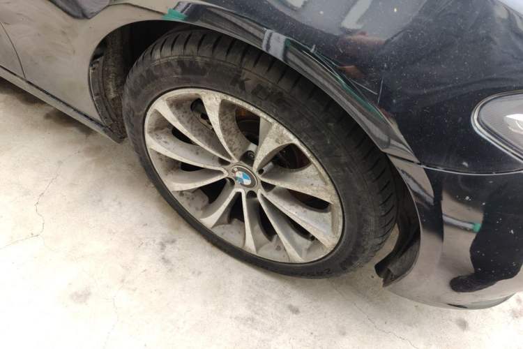 Used BMW 5 Series 2014 520Li Elegant Model Right Front Wheel Hub