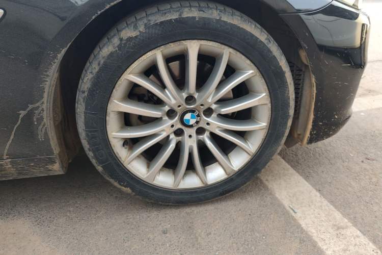Used BMW 5 Series 2014 525Li Luxury Design Package Right Front Wheel Hub