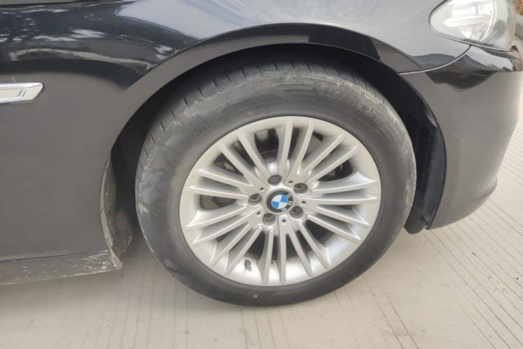 Used BMW 5 Series 2014 525Li Leading Model Right Front Wheel Hub