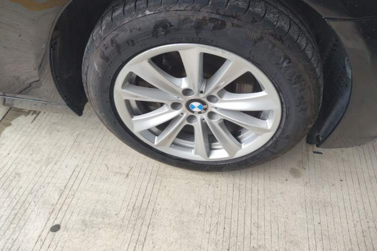 Used BMW 5 Series 2014 520Li Elegant Model Right Front Wheel Hub