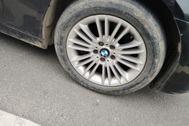 Used BMW 5 Series 2014 525Li Leading Model Right Front Wheel Hub