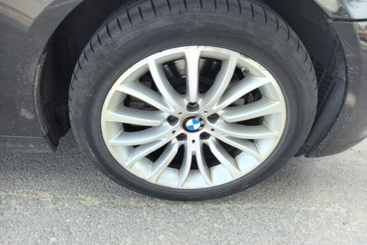 Used BMW 5 Series 2014 525Li Luxury Design Package Right Front Wheel Hub