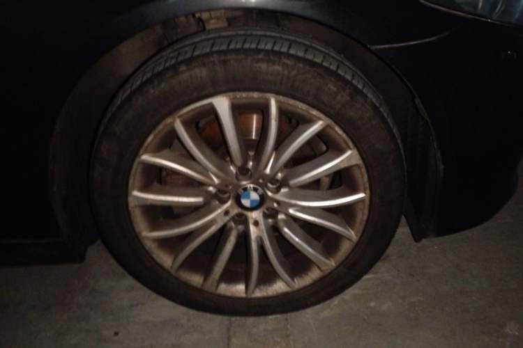 Used BMW 5 Series 2014 525Li Luxury Design Package Right Front Wheel Hub