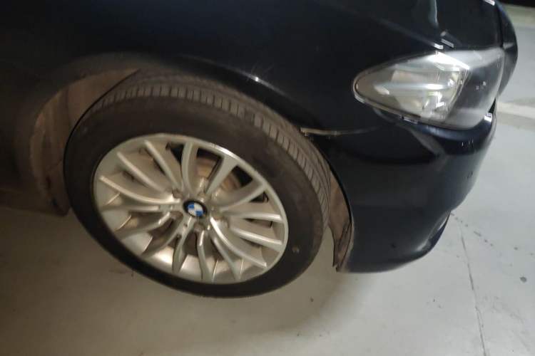 Used BMW 5 Series 2014 520Li Elegant Model Right Front Wheel Hub