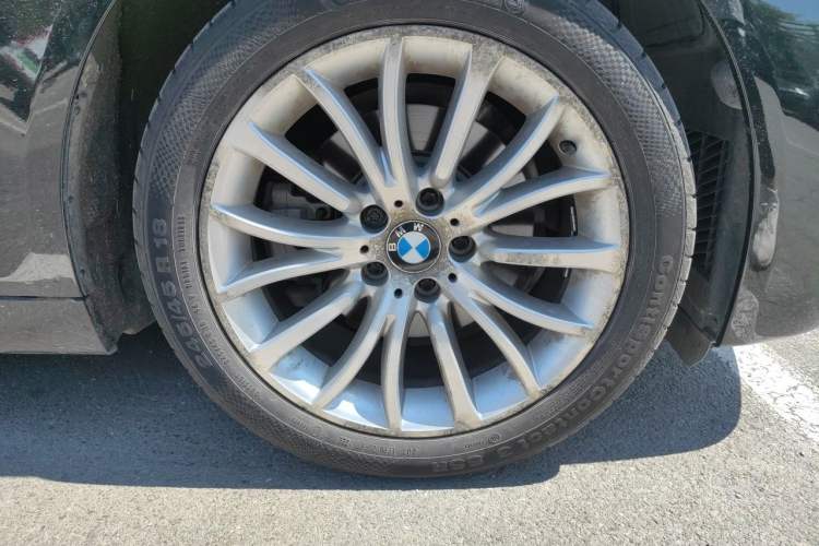 Used BMW 5 Series 2014 525Li Luxury Design Package Right Front Wheel Hub