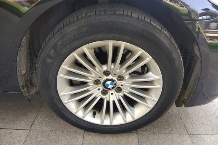 Used BMW 5 Series 2014 525Li Leading Model Right Front Wheel Hub