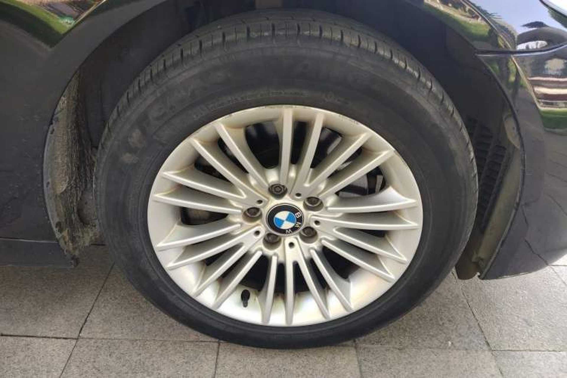 Used BMW 5 Series 2014 525Li Leading Model Right Front Wheel Hub