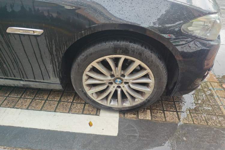 Used BMW 5 Series 2014 525Li Luxury Design Package Right Front Wheel Hub