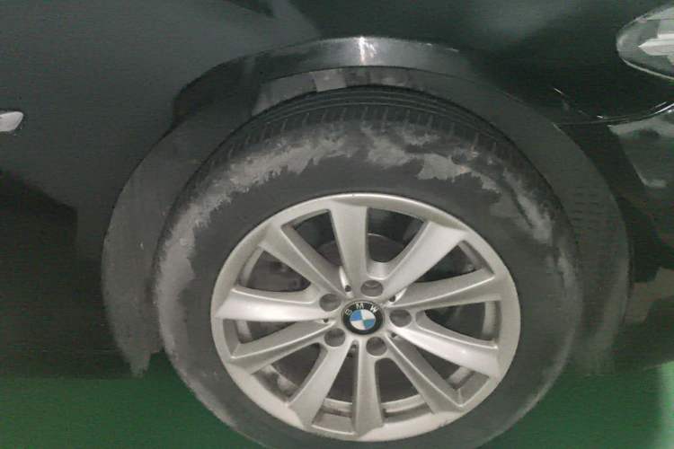 Used BMW 5 Series 2014 520Li Elegant Model Right Front Wheel Hub