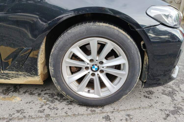 Used BMW 5 Series 2014 520Li Elegant Model Right Front Wheel Hub
