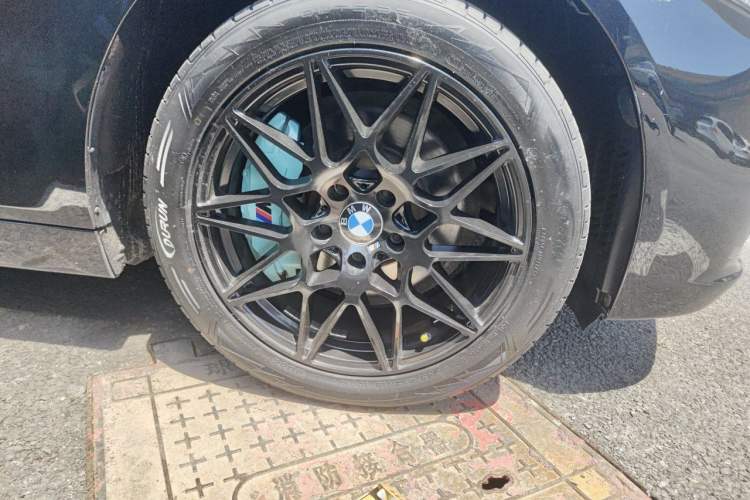 Used BMW 5 Series 2014 525Li Fashion Design Package Right Front Wheel Hub