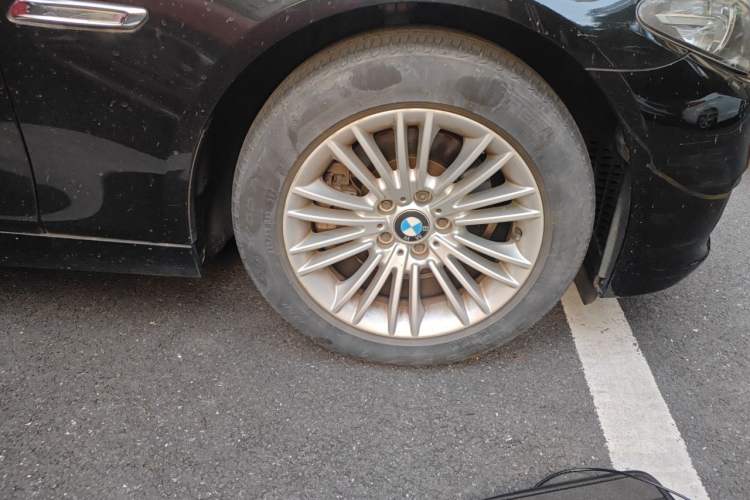 Used BMW 5 Series 2014 525Li Leading Model Right Front Wheel Hub