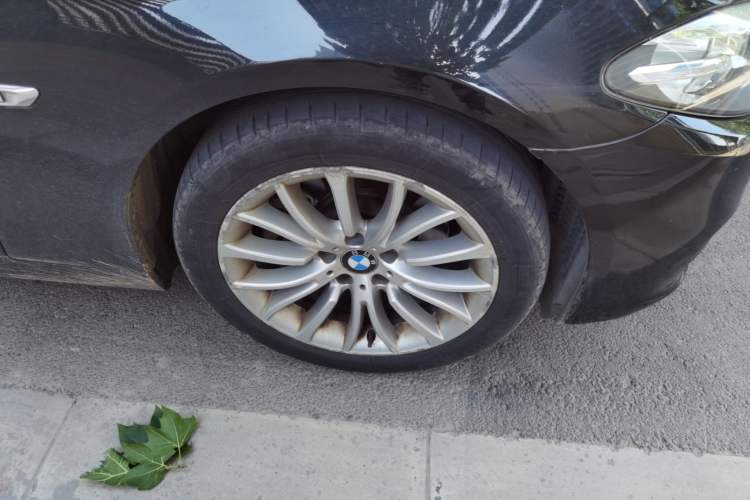 Used BMW 5 Series 2014 525Li Luxury Design Package Right Front Wheel Hub