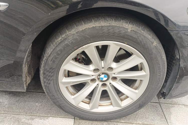 Used BMW 5 Series 2014 520Li Elegant Model Right Front Wheel Hub