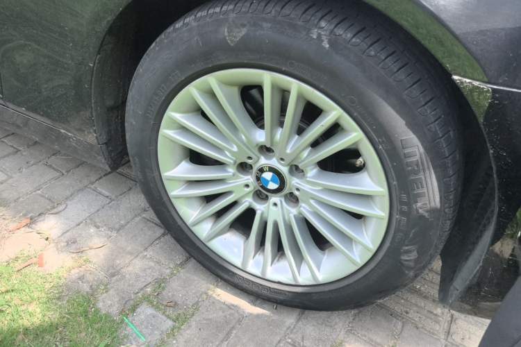 Used BMW 5 Series 2014 525Li Leading Model Right Front Wheel Hub