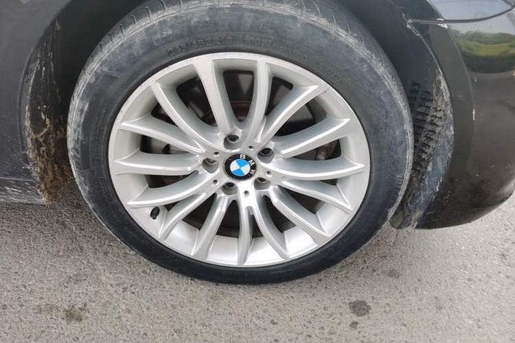 Used BMW 5 Series 2014 525Li Luxury Design Package Right Front Wheel Hub